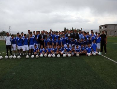 ADIL DEMIR - Başkale’de Futbol Okulu 3. Yılında