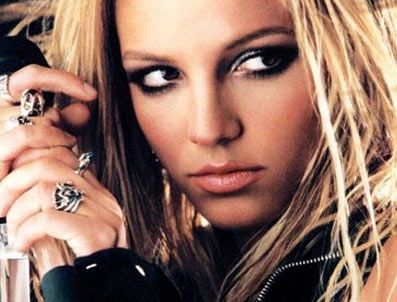 Britney Spears büyüledi