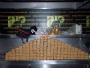 Cami Avlusunda Uyuşturucu Randevusuna Polis Baskını