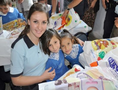 Çevik Kuvvet Polisi, Öğrencileri Sevindirdi