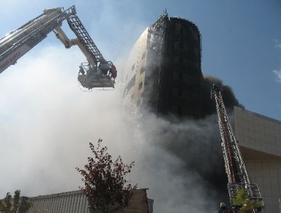 ERHAN EROL - Hastane İşçileri: Yangın, Kaynak Sırasında Çıktı