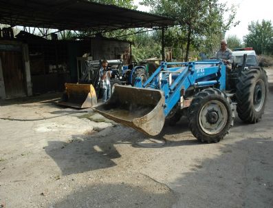 İmal Ettiği Boğma Rakıyı Kanalizasyonda İmha Etti