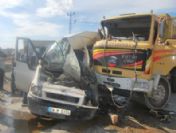 Kamyon İle Öğrenci Servisi Çarpıştı: 5 Yaralı