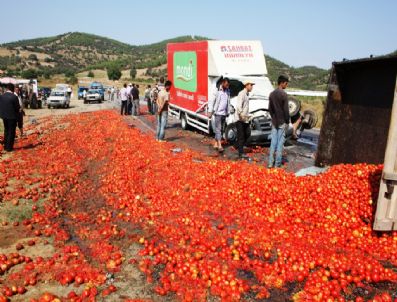 Sarıgöl`de Trafik Kazası: 4 Yaralı