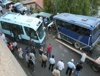 OSMAN KÖKSAL - Zonguldak'ta Yolcu Minibüsleri Çarpıştı: 4 Yaralı