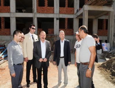 MAHMUT ÖZTÜRK - Başkan Nevzat Doğan, Kadıköy Mahallesini Karış Karış Dolaştı