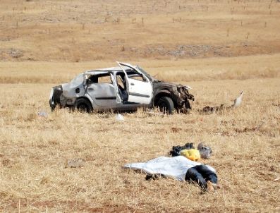 BAYRAM ŞAHIN - Kahrmanmaraş'ta Trafik Kazası:1 Kişi Öldü, 2 Kişi Yaralandı