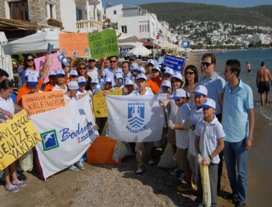 CEMİL İPEKÇİ - Miniklerden Kıyı Temizliği