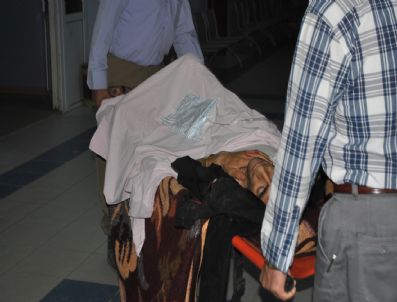 YAKUP GÜNEY - Şemdinli'de Trafik Kaza, 2 Yaralı