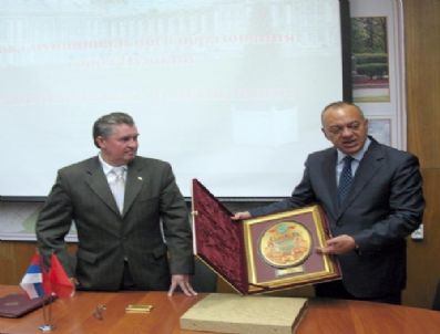 PUŞKİN - Başkan Ergün, Puşkin Belediyesi`ni Mesir Festivaline Davet Etti