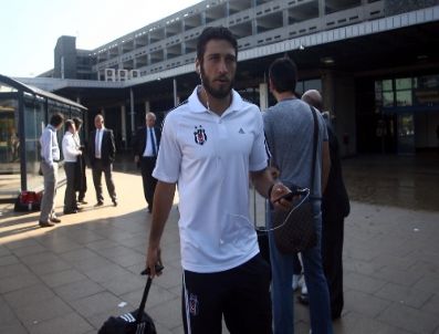 STOKE CITY - Beşiktaş`ı İngiltere`de Az Sayıda Taraftar Karşıladı