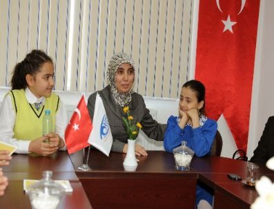 Bilgi Evleri Öğrencilerinden Somali`ye Destek