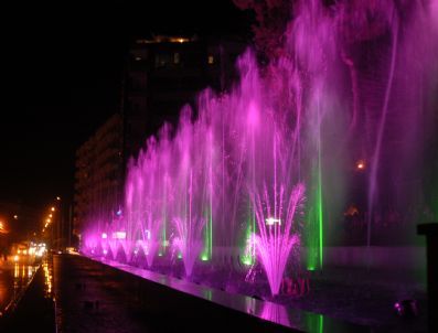 Cumhuriyet Meydanı`nda Müzik ve İşığın Dansı