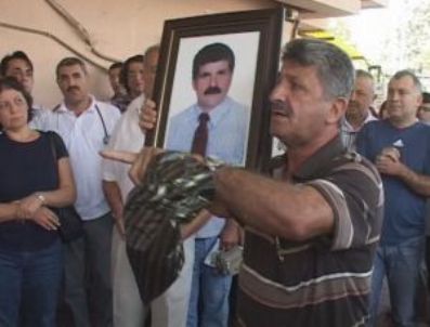 Kadın doktora dayağa hem kınama, hem haketmişti protestosu