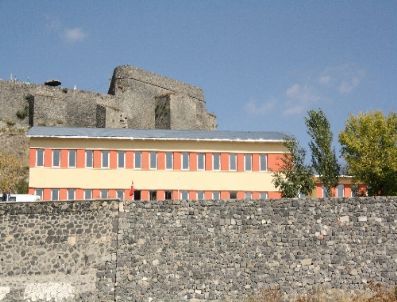 Kars Beylerbeyi Sarayı İlgisizlik Kurbanı (özel)