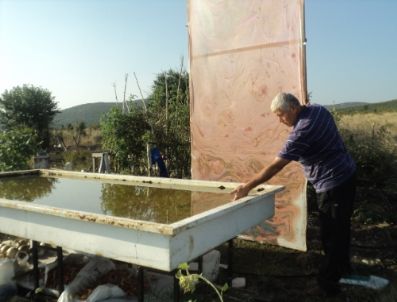 CEMİL İPEKÇİ - Manyaslı Sanatçı Ebru Öğretecek Meraklı Arıyor