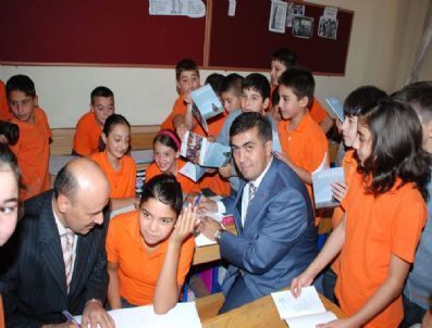 Meram’da Öğrencilere 75 Bin Kitap Dağıtılıyor