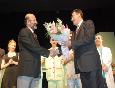 Osmangazi`de Tiyatro Kursları 15 Ekim`de Başlayacak