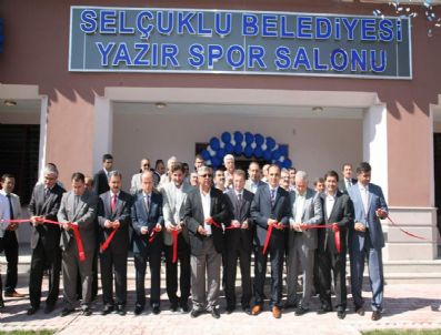 HÜSAMETTIN ÇELEBI - Selçuklu`da Yazır Spor Salonu Hizmete Açıldı
