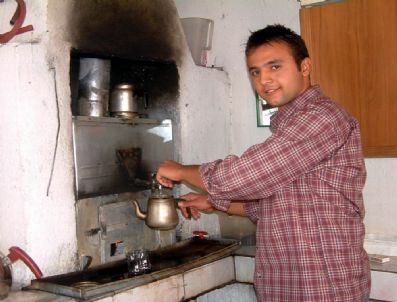 Üniversiteli Yalçın’dan Odun Ateşinde Çay
