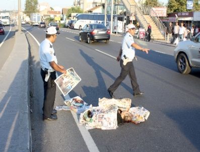 Üst Geçidi Kullanmadı, Kamyonetin Altında Kaldı