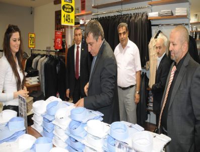 Vali İzzettin Küçük, Kares Avm`de Esnafları Ziyaret Etti