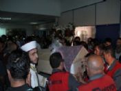 Araçtan Atladığı Öne Sürülen Hemşire İçin Tören Düzenlendi