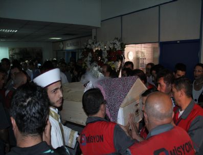 Araçtan Atladığı Öne Sürülen Hemşire İçin Tören Düzenlendi