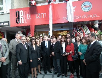 Bakan Günay:türkiye`de Turizm Artık Özel Sektör Eliyle Yürütülüyor