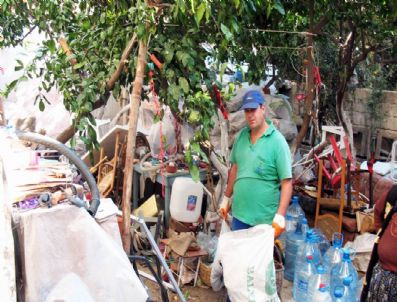 Edremite’te Çöp Ev Temizlendi