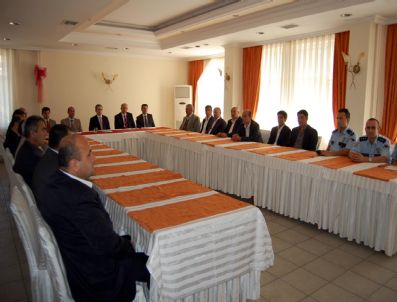 Emniyet Müdürü Muhtarlarla Bir Araya Geldi