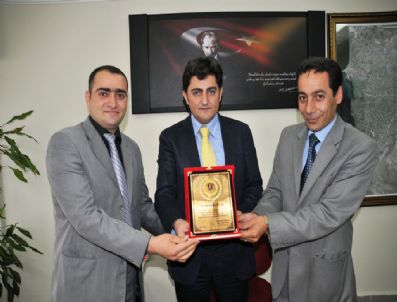 HÜSEYIN DEMIRBAŞ - Engelli Sporculardan Vali Yardımcısı Ertaş`a Plaket