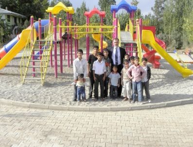 Ercişli Çocuklar Konforlu Parklara Kavuştu