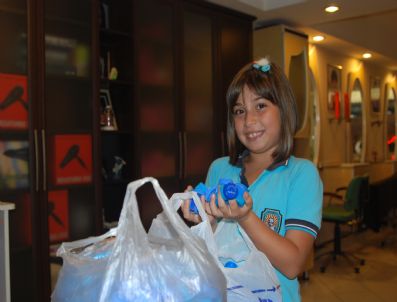 Fethiyeli Minik Sena’dan Engelliler İçin Duyarlı Davranış