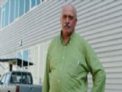 İşçi bulamayan patron önlüğü giydi