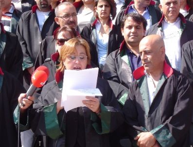 İZMIR BAROSU - İzmir Barosu, Kck Operasyonundaki Gizliliğin Kaldırılmasını İstedi