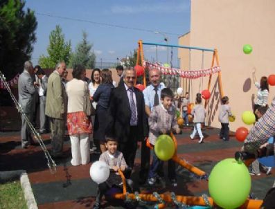 Koç İlköğretim Okulu`na Oyun Parkı