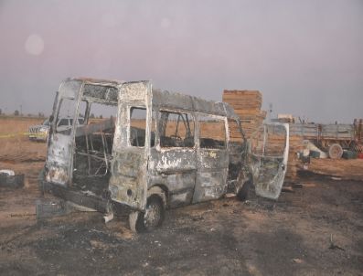 Mevsimlik işçi çocukları minibüste yanarak öldü