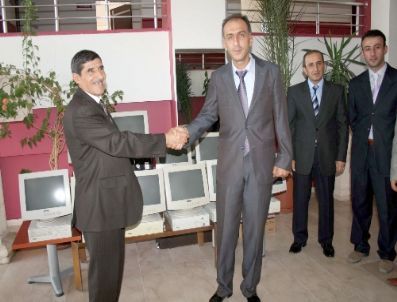 Milli Eğitime 10 Bilgisayar Hibe Ettiler