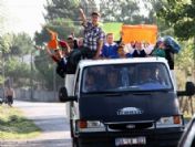 Öğrenciler ve Veliler Kamyonet Kasasında Hak Arayışına Çıktı