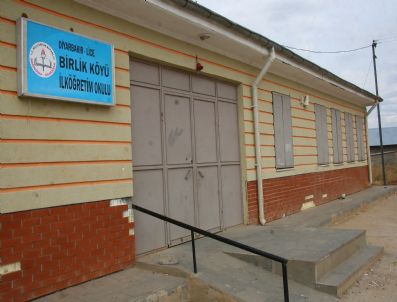 Öğretmenlerin Kaçırıldığı Köyde Tedirgin Bekleyiş