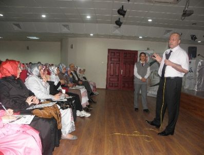 Oğuz Saygın Öğrencilere İletişim Yönetimini Anlattı