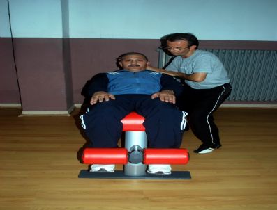 İBRAHIM İLHAN - Salihli Emniyet Müdürlüğü`ne Bağlı Spor Salonu Faaliyete Geçti