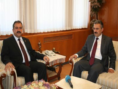 RECAI AKYEL - Sayıştay Başkanı Akyel`den Okul Arkadaşı Ayyıldız`a Ziyaret