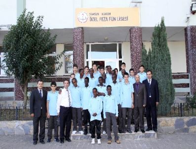 Somali`den Getirilen 304 Çocuktan 12`si Samsun`da Okuyacak