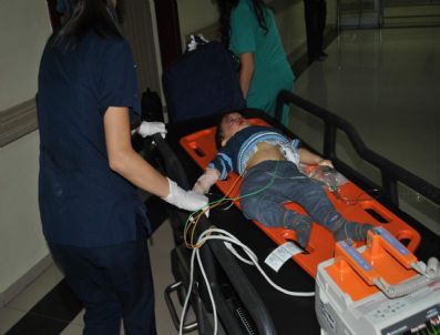 Yemek Yedirdiği Oğlunu Balkondan Düşürdü