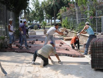 Yenişehir`de Kaldırım Çalışmaları