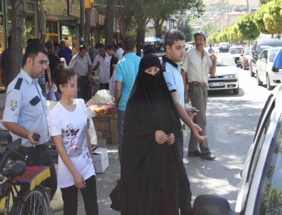 Ana-kız Hırsızlık Avında