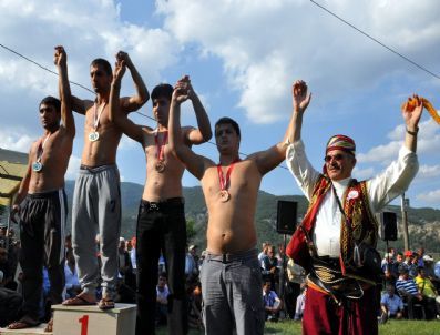 Anadolu’nın Kırkpınarı’nın Pehlivanları Ödüllendirildi