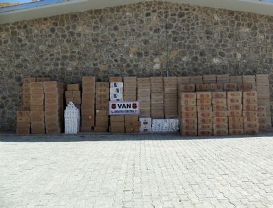 Başkale`de 25 Bin Paket Kaçak Sigara Ele Geçirildi